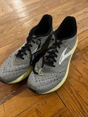 Brooks Hyperion Tempo Mens Shoes Size 11.5 Gray Running Athletic Sneakers